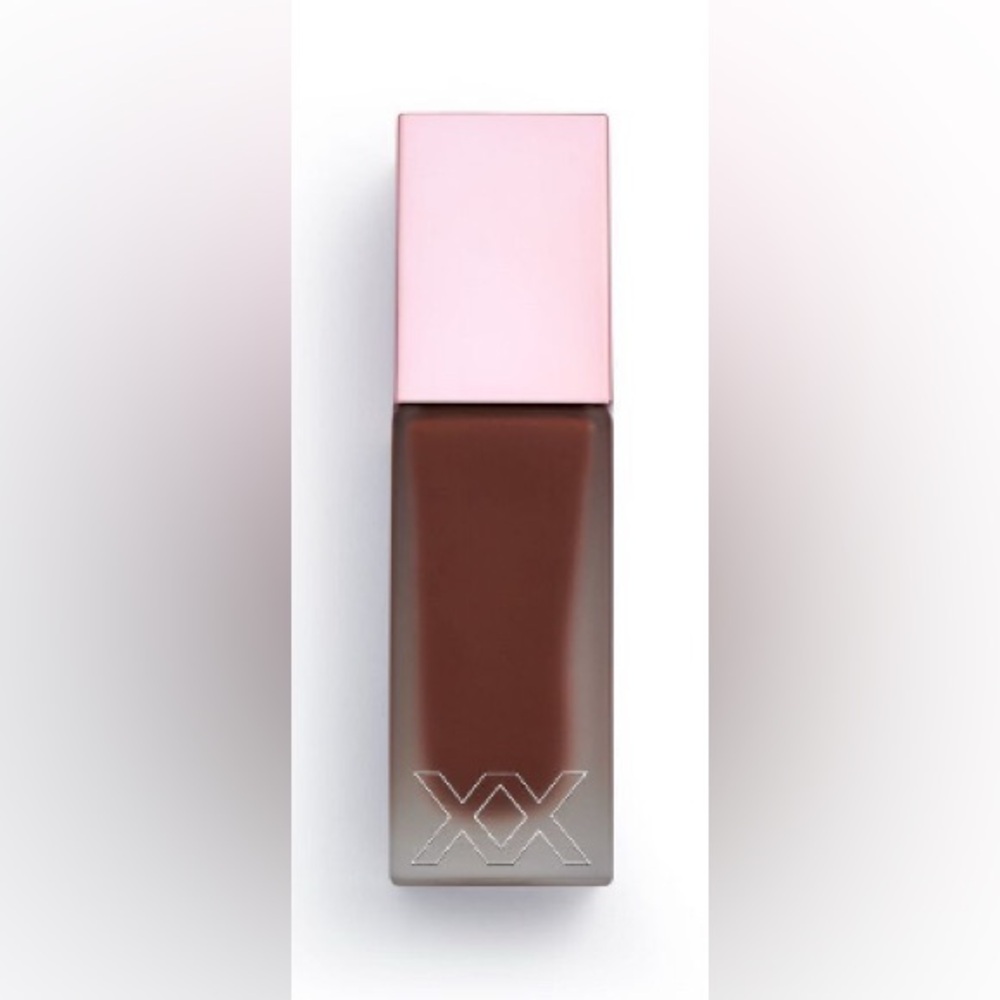 Revolution “FX 17.5” Glow Skin Fauxxdation Luminous Foundation